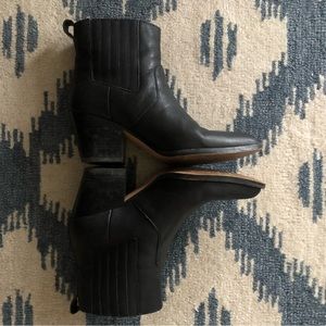 Madewell The Western Ankle Boot in Black Leather